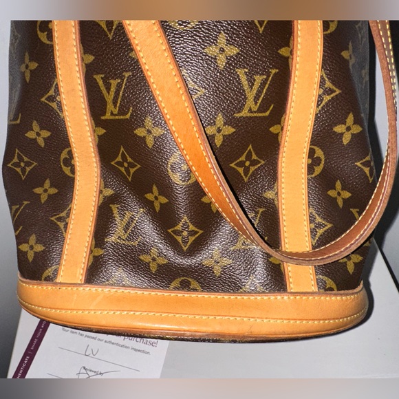 Authentic Louis Vuitton Bucket GM Monogram Tote. This is such a beauty! - Picture 9 of 13